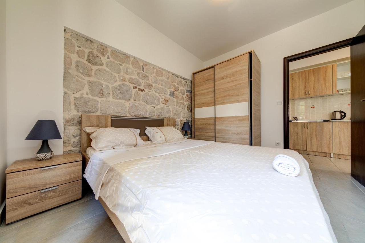 Happy Home Apartments Kotor Exterior photo
